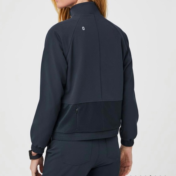 FIGS SYDNEY
Performance Scrub Jacket - Picture 3 of 3